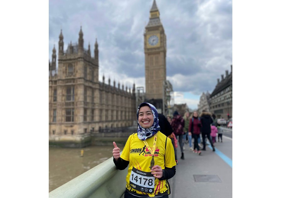 2023 London Landmarks Half marathon runner Gassani Amalia, by Big Ben in London Gassani Amalia