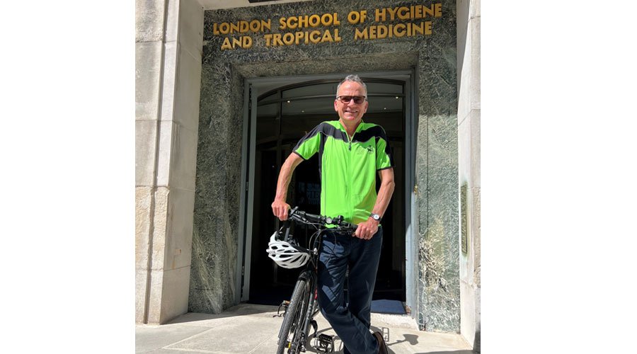 Professor Liam Smeeth outside LSHTM HQ, London Liam Smeeth with bike outside LSHTM entrance